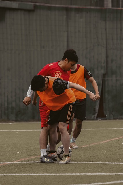 伯恩茅斯VS切尔西：黑马风暴对决蓝军豪门，活力球场生死博弈